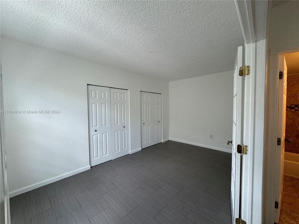 For Sale: $325,000 (2 beds, 1 baths, 660 Square Feet)