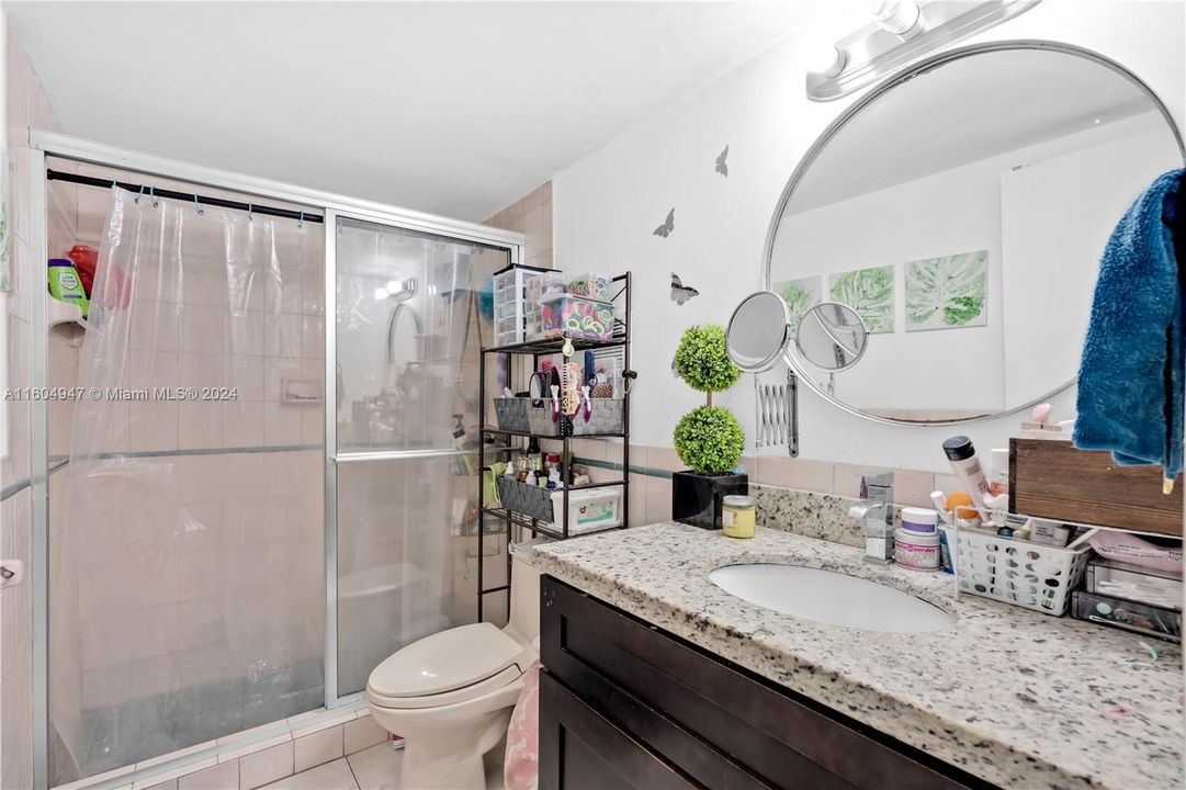 For Sale: $289,000 (2 beds, 2 baths, 1099 Square Feet)