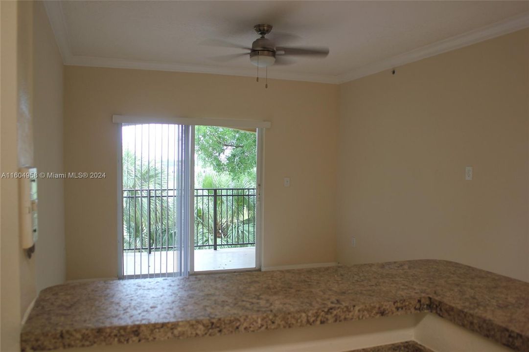 For Rent: $2,100 (1 beds, 1 baths, 690 Square Feet)