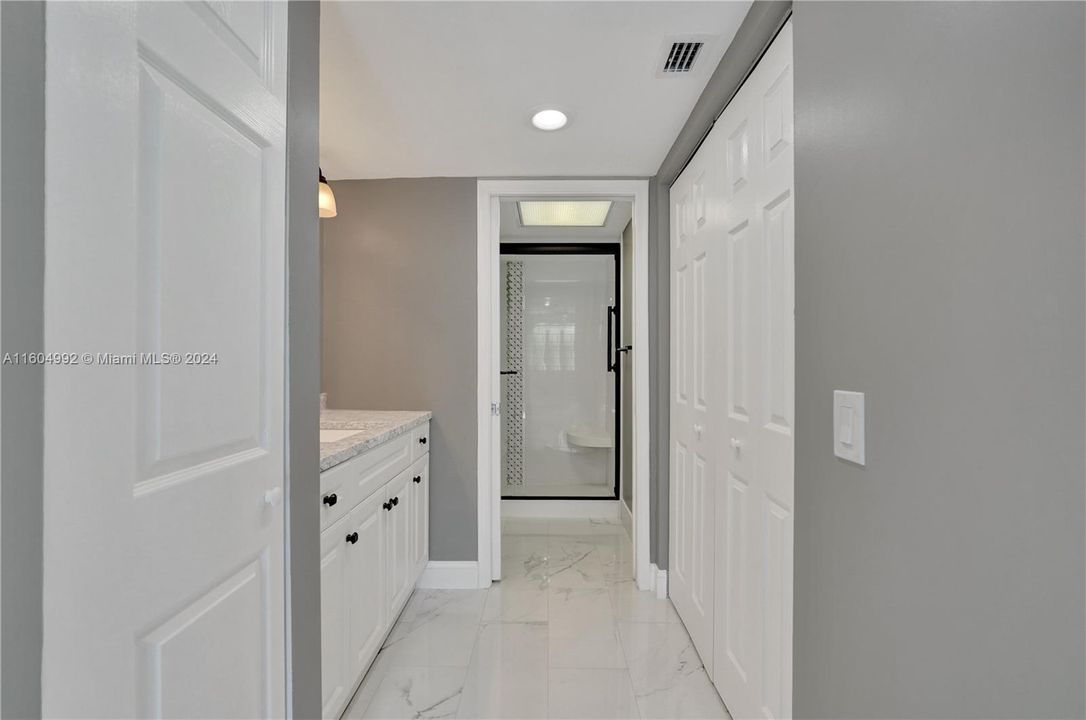 For Sale: $249,500 (2 beds, 2 baths, 1157 Square Feet)