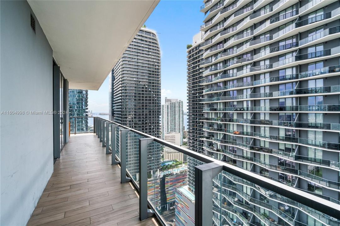 Active With Contract: $6,100 (2 beds, 2 baths, 1270 Square Feet)