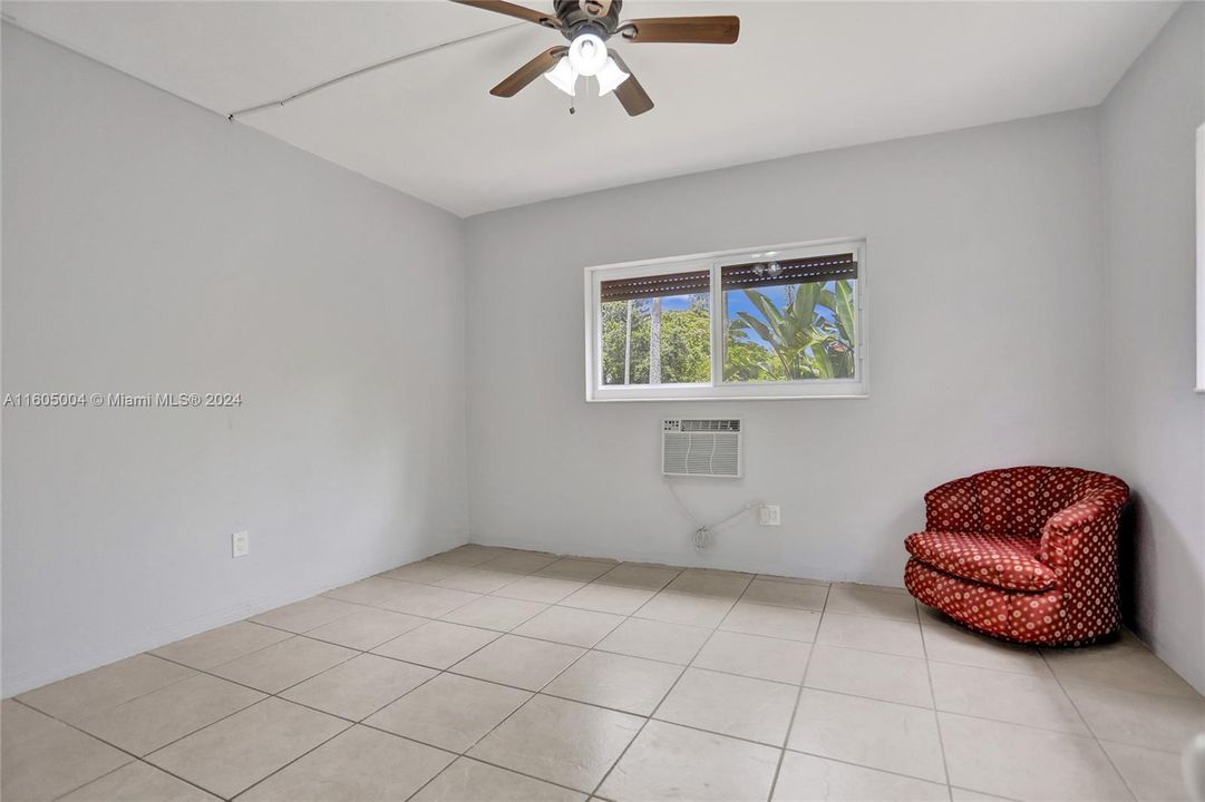 For Sale: $280,000 (2 beds, 2 baths, 1230 Square Feet)