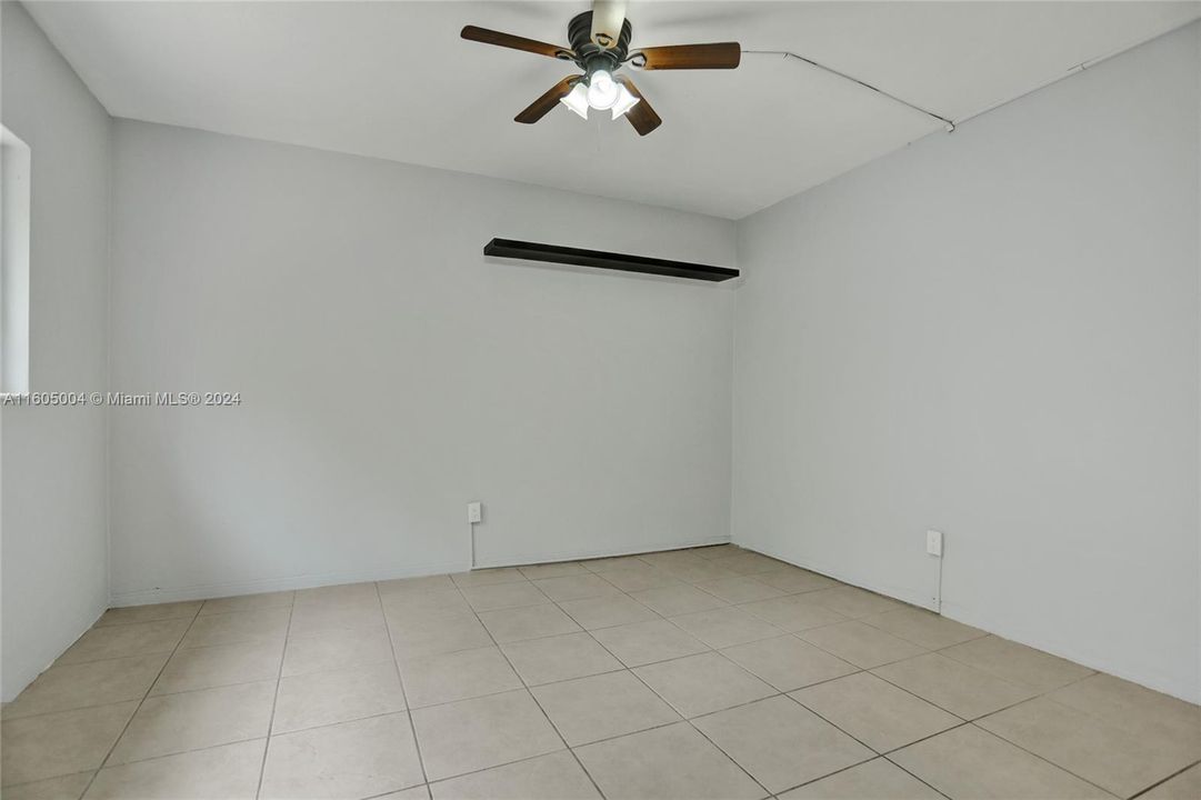 For Sale: $259,900 (2 beds, 2 baths, 1230 Square Feet)