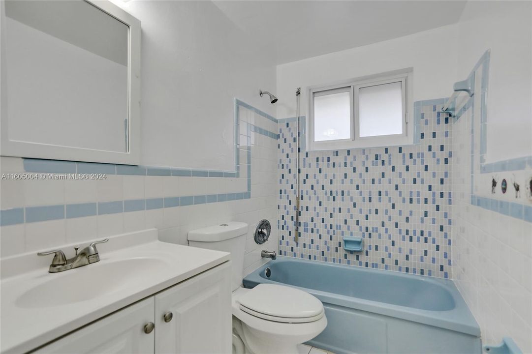 For Sale: $259,900 (2 beds, 2 baths, 1230 Square Feet)