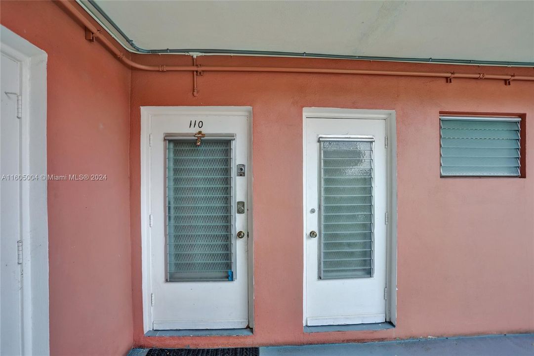 For Sale: $280,000 (2 beds, 2 baths, 1230 Square Feet)