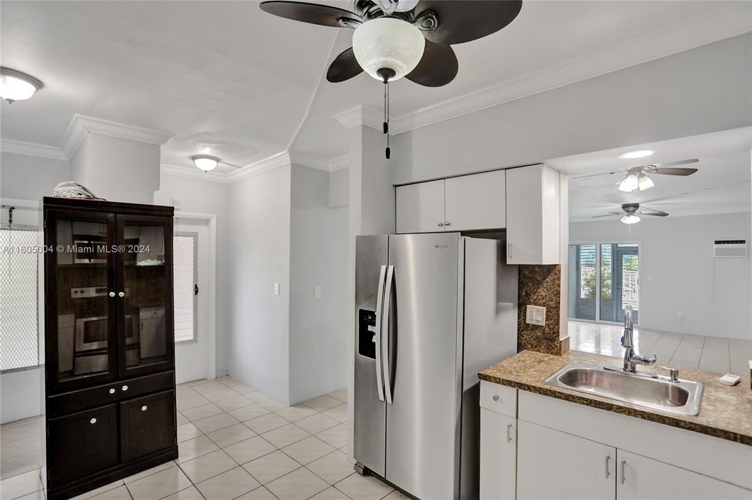 For Sale: $280,000 (2 beds, 2 baths, 1230 Square Feet)