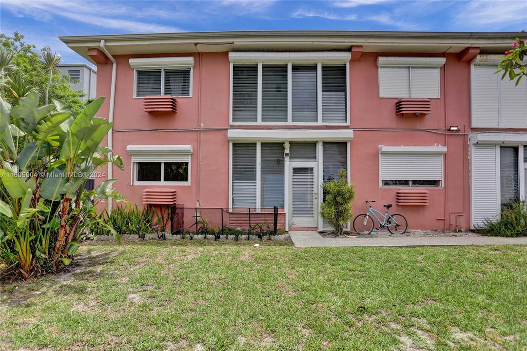 For Sale: $259,900 (2 beds, 2 baths, 1230 Square Feet)