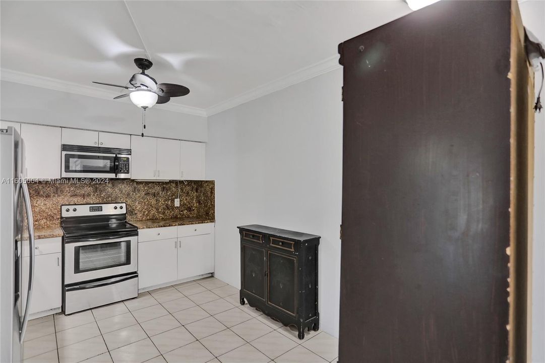 For Sale: $280,000 (2 beds, 2 baths, 1230 Square Feet)