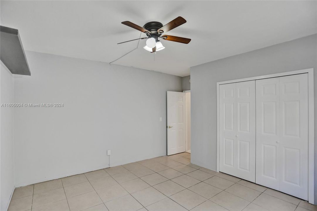 For Sale: $259,900 (2 beds, 2 baths, 1230 Square Feet)