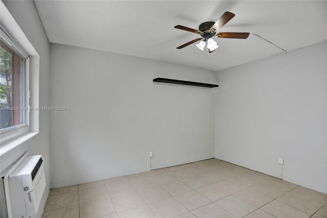 For Sale: $259,900 (2 beds, 2 baths, 1230 Square Feet)