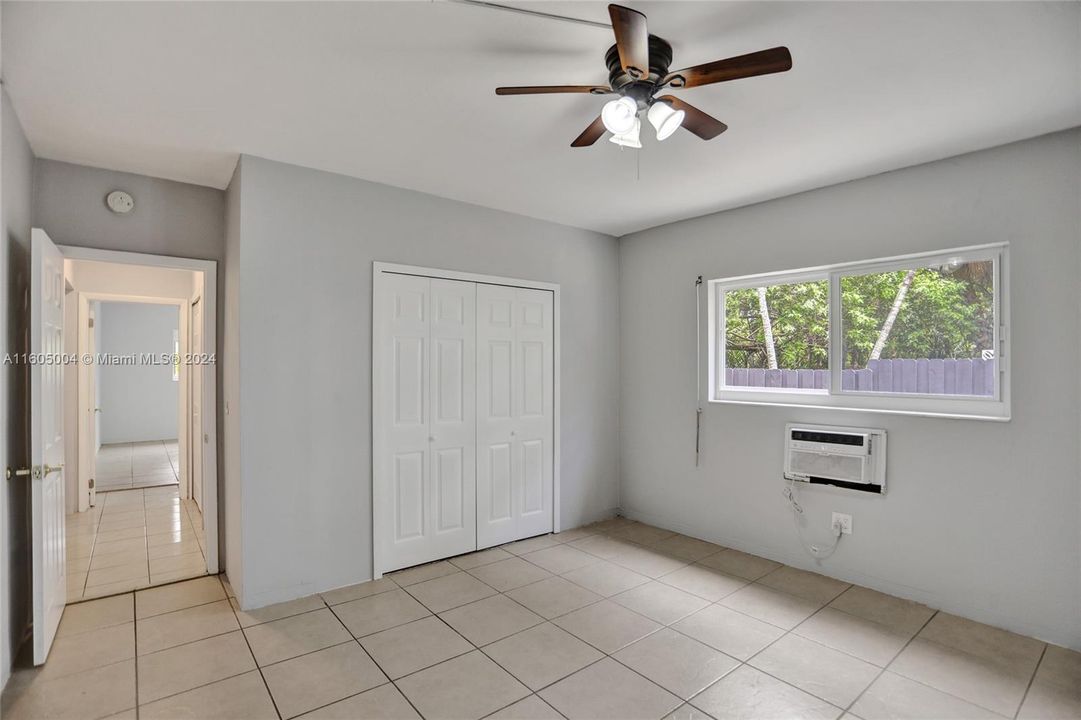 For Sale: $259,900 (2 beds, 2 baths, 1230 Square Feet)