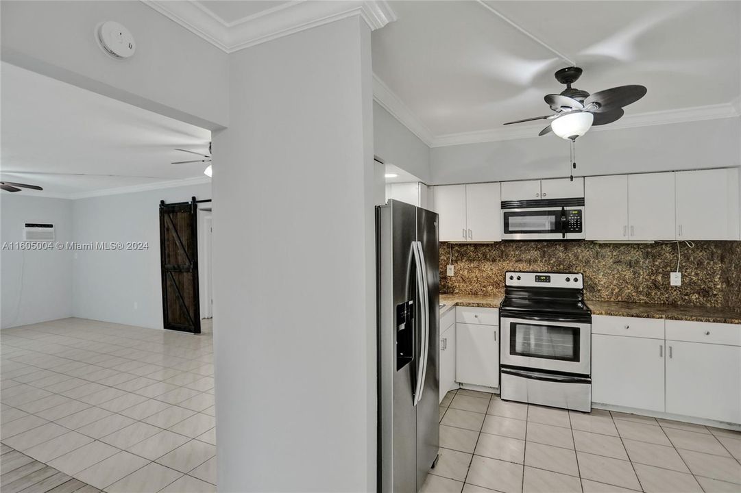 For Sale: $259,900 (2 beds, 2 baths, 1230 Square Feet)