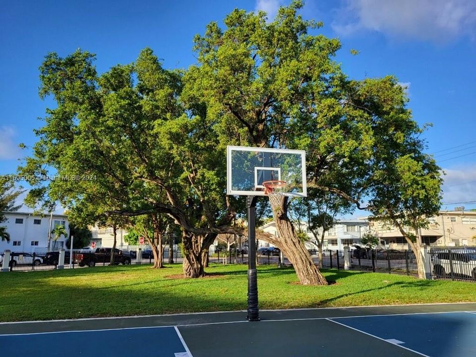 最近租的: $2,575 (2 贝兹, 2 浴室, 986 平方英尺)