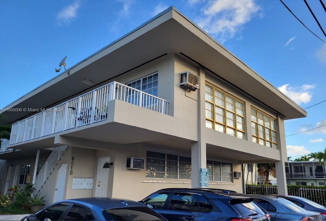 最近租的: $2,575 (2 贝兹, 2 浴室, 986 平方英尺)