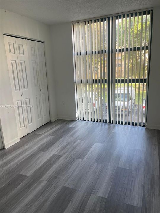 For Rent: $2,300 (2 beds, 2 baths, 898 Square Feet)