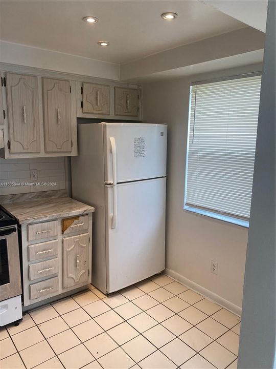 Recently Rented: $1,625 (1 beds, 1 baths, 761 Square Feet)