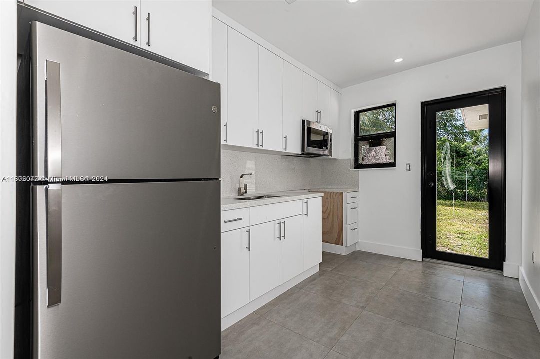 Active With Contract: $2,650 (3 beds, 2 baths, 1454 Square Feet)