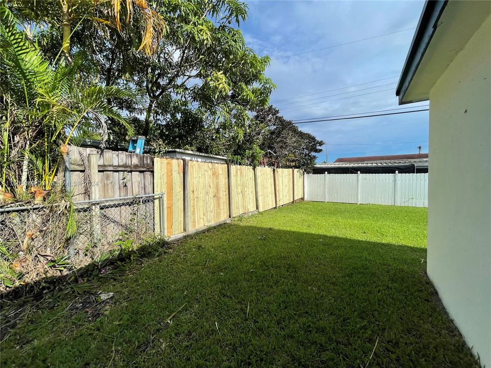 For Sale: $775,000 (3 beds, 2 baths, 1541 Square Feet)