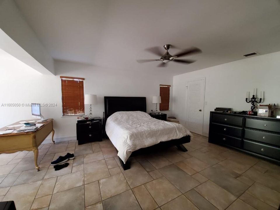 For Rent: $10,000 (3 beds, 2 baths, 2942 Square Feet)