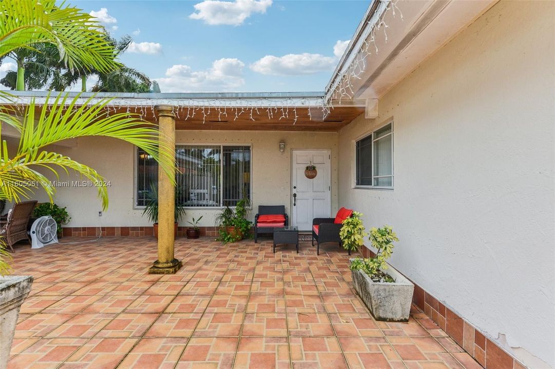 En Venta: $1,500,000 (3 camas, 3 baños, 2066 Pies cuadrados)