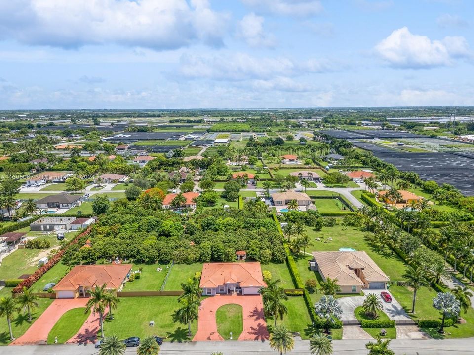 Active With Contract: $899,000 (4 beds, 3 baths, 2192 Square Feet)