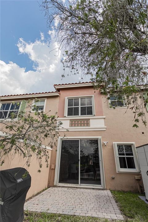 Active With Contract: $2,800 (2 beds, 2 baths, 1512 Square Feet)