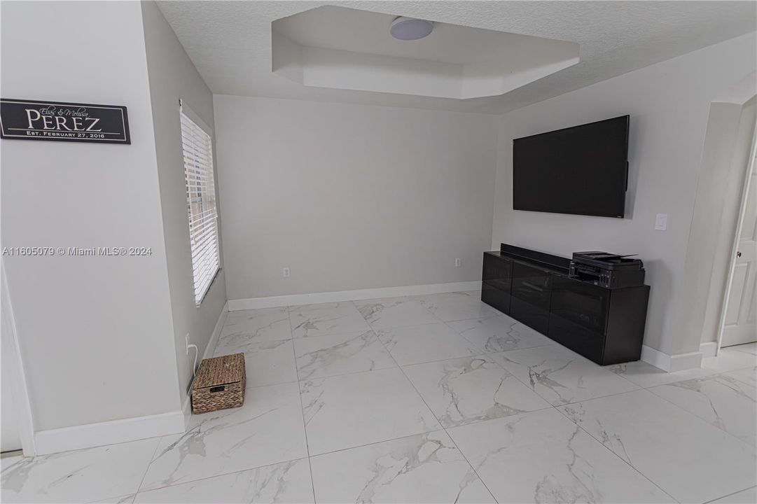 Active With Contract: $2,800 (2 beds, 2 baths, 1512 Square Feet)