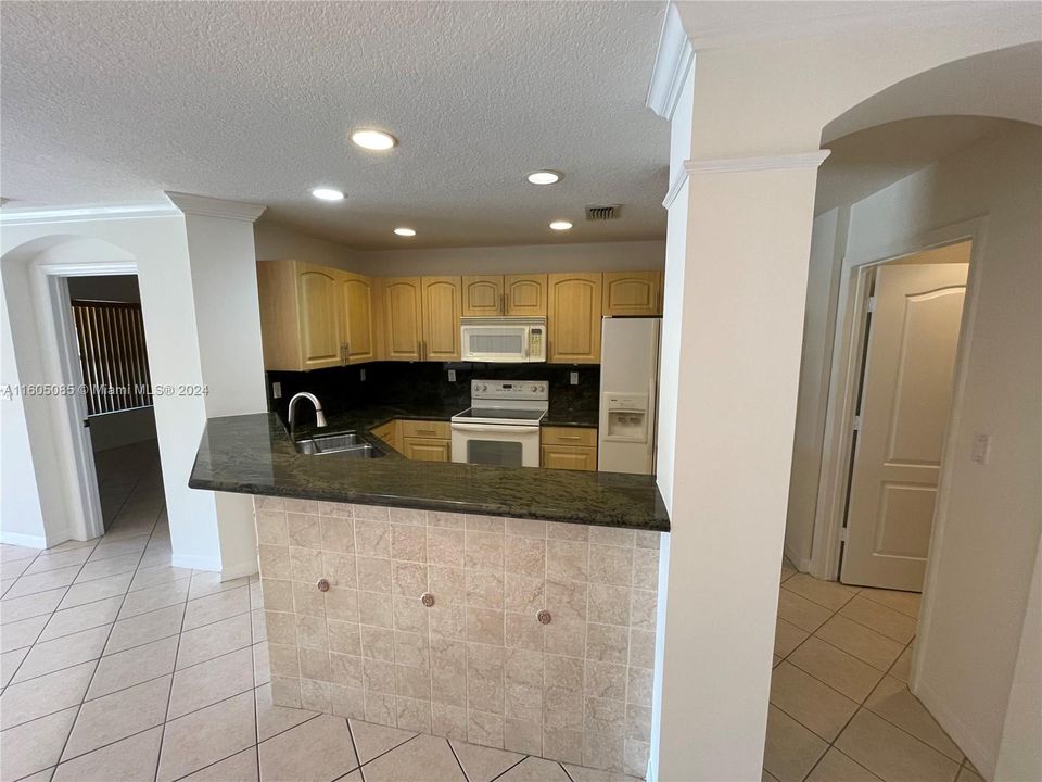 For Sale: $489,900 (2 beds, 2 baths, 1268 Square Feet)