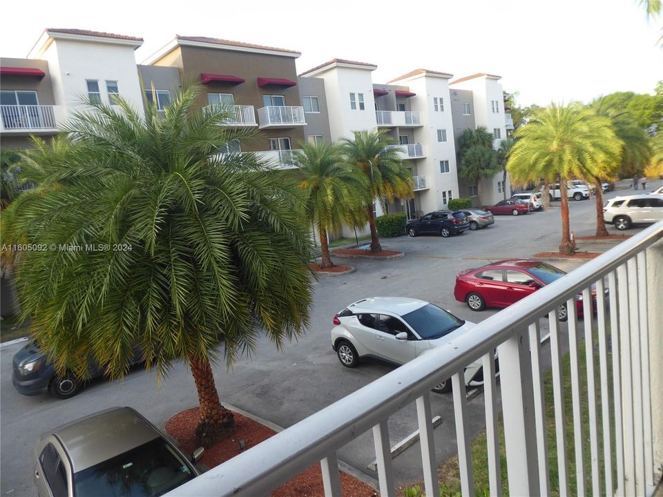 Recently Sold: $250,000 (2 beds, 2 baths, 809 Square Feet)