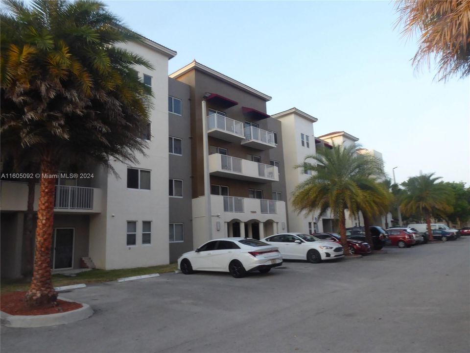 Recently Sold: $250,000 (2 beds, 2 baths, 809 Square Feet)