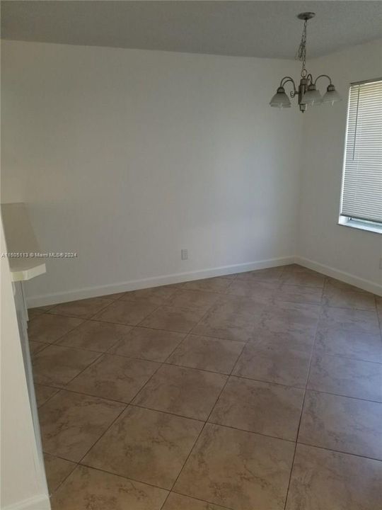 For Sale: $219,000 (1 beds, 1 baths, 816 Square Feet)