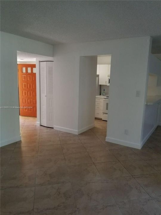 For Sale: $219,000 (1 beds, 1 baths, 816 Square Feet)