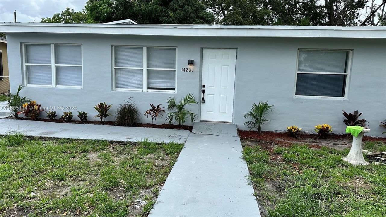 For Sale: $457,000 (4 beds, 2 baths, 1143 Square Feet)