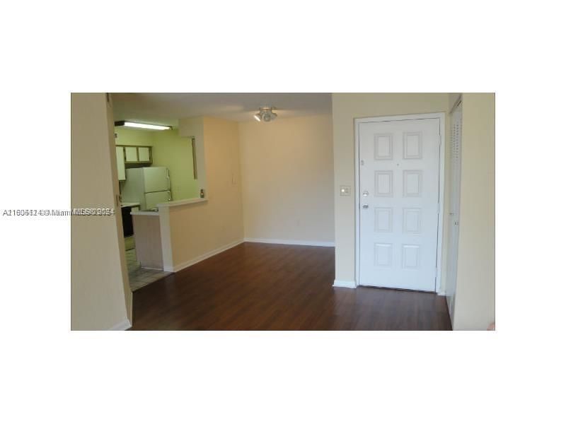 For Sale: $230,000 (1 beds, 1 baths, 862 Square Feet)