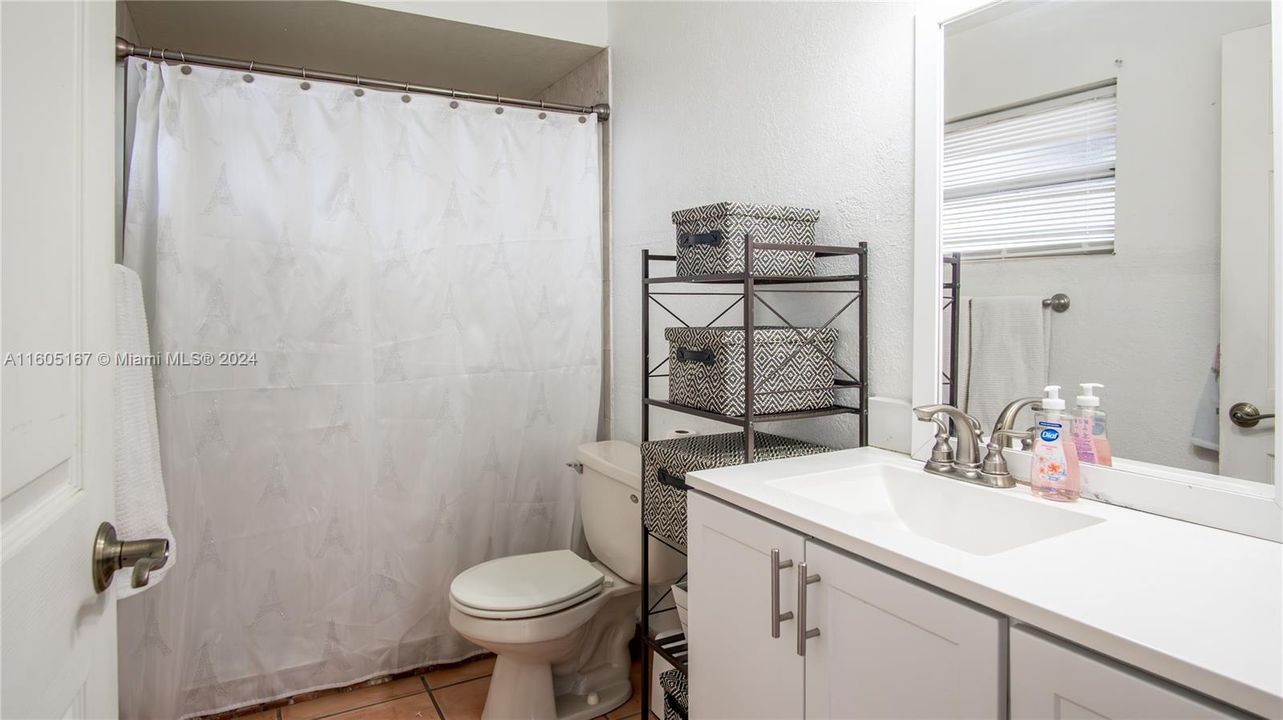 For Sale: $475,000 (3 beds, 2 baths, 1369 Square Feet)