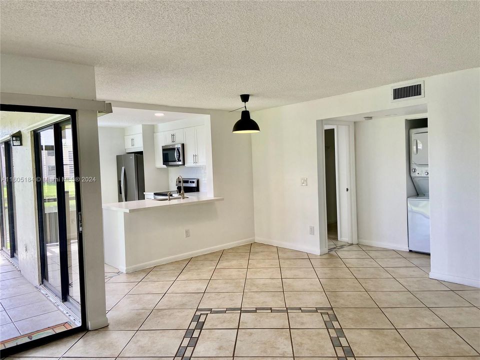 For Rent: $2,250 (3 beds, 2 baths, 1195 Square Feet)