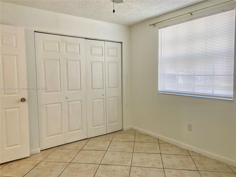 For Rent: $2,250 (3 beds, 2 baths, 1195 Square Feet)