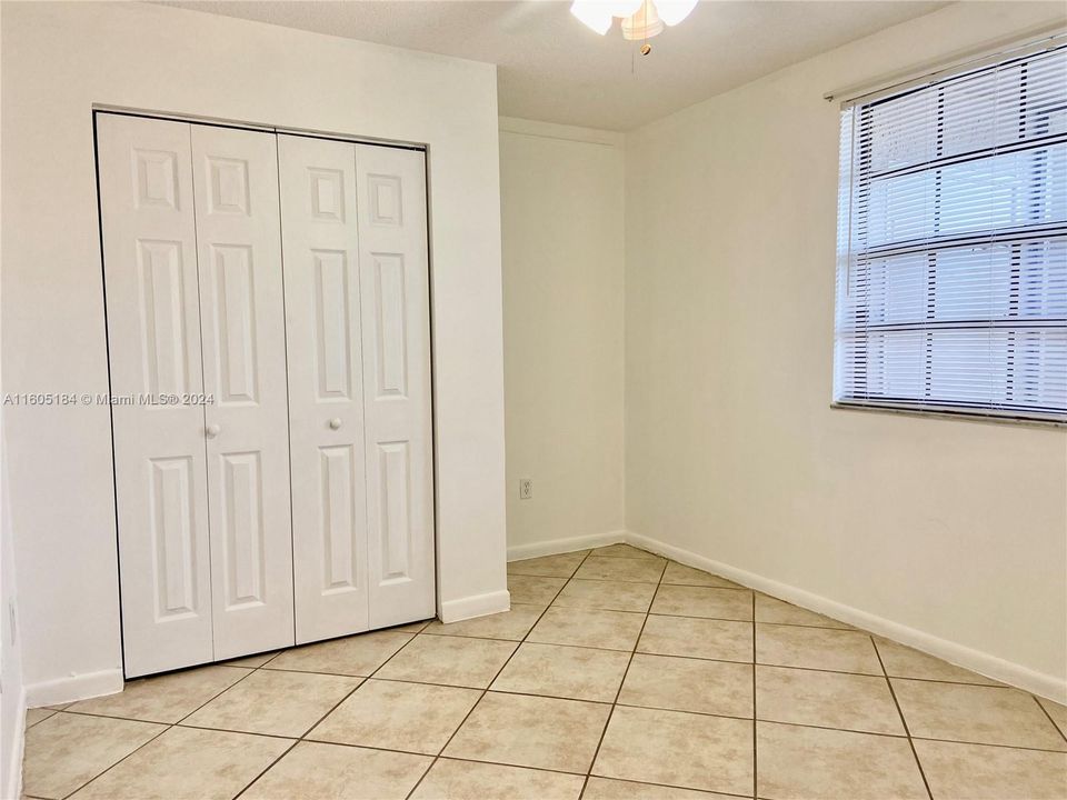 For Rent: $2,350 (3 beds, 2 baths, 1195 Square Feet)