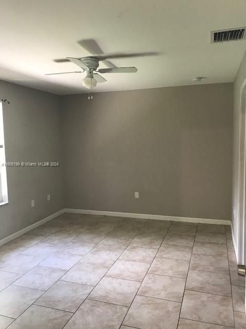 Recently Rented: $2,600 (3 beds, 2 baths, 2940 Square Feet)