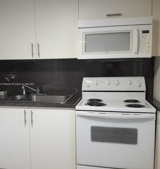 For Sale: $245,000 (2 beds, 2 baths, 1135 Square Feet)