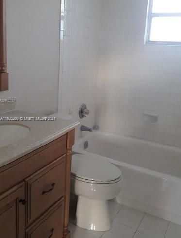 For Sale: $245,000 (2 beds, 2 baths, 1135 Square Feet)