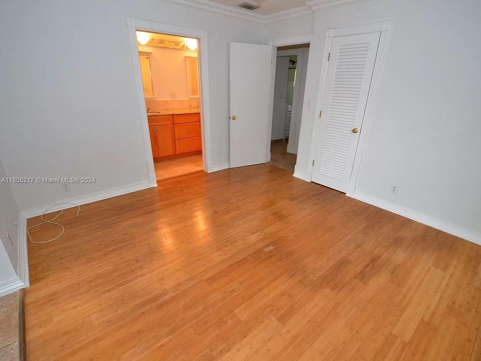 Recently Rented: $3,200 (2 beds, 2 baths, 1578 Square Feet)