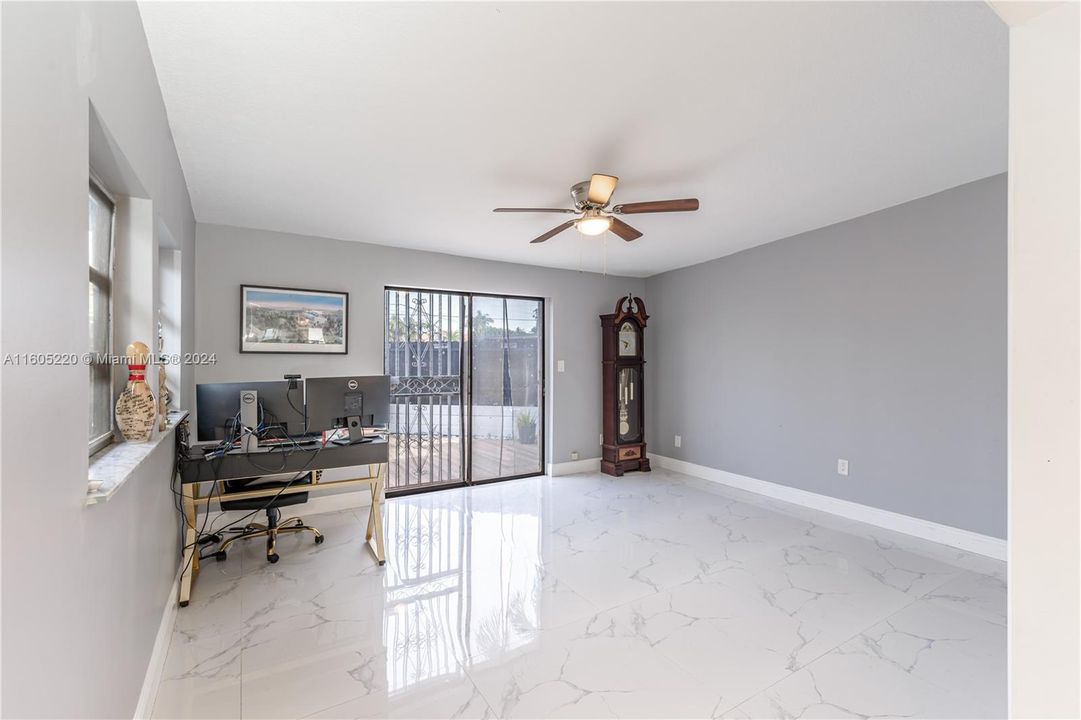 Active With Contract: $405,000 (2 beds, 2 baths, 1260 Square Feet)