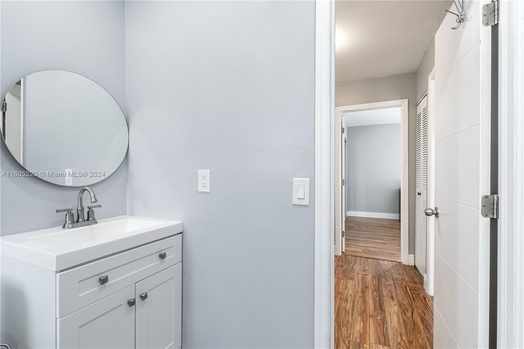 Active With Contract: $405,000 (2 beds, 2 baths, 1260 Square Feet)