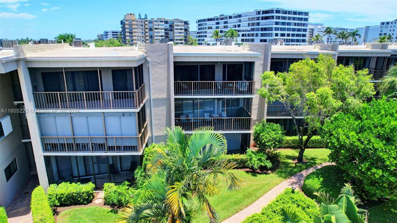 En Venta: $530,000 (2 camas, 2 baños, 1121 Pies cuadrados)