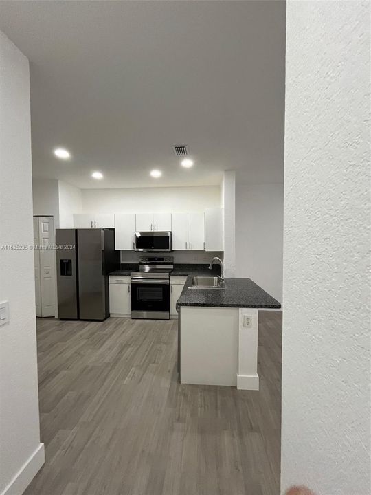 For Rent: $3,100 (2 beds, 2 baths, 1155 Square Feet)