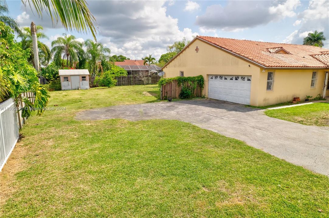 For Sale: $589,000 (3 beds, 2 baths, 2306 Square Feet)