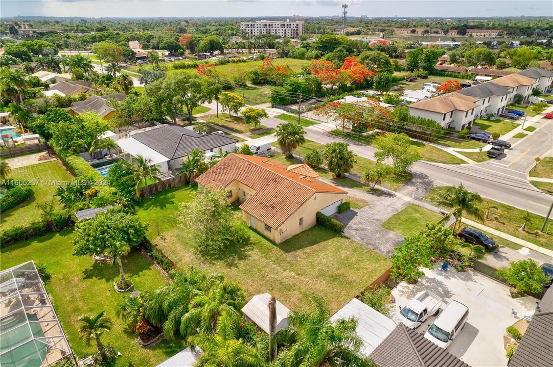 For Sale: $589,000 (3 beds, 2 baths, 2306 Square Feet)