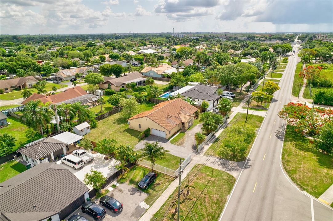 For Sale: $589,000 (3 beds, 2 baths, 2306 Square Feet)