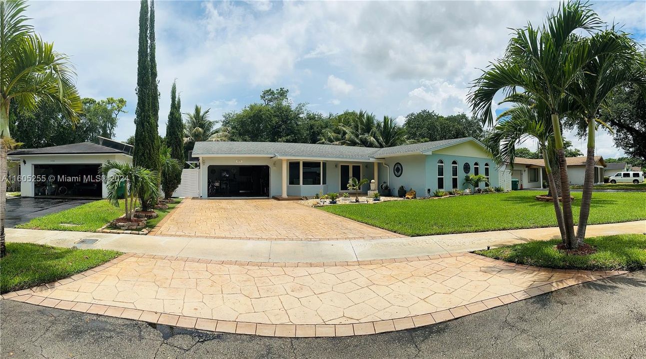 Recently Sold: $620,000 (3 beds, 2 baths, 1689 Square Feet)